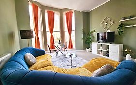 Flash Sale Central Hove 3 Bedroom Flat Bn310Fir03